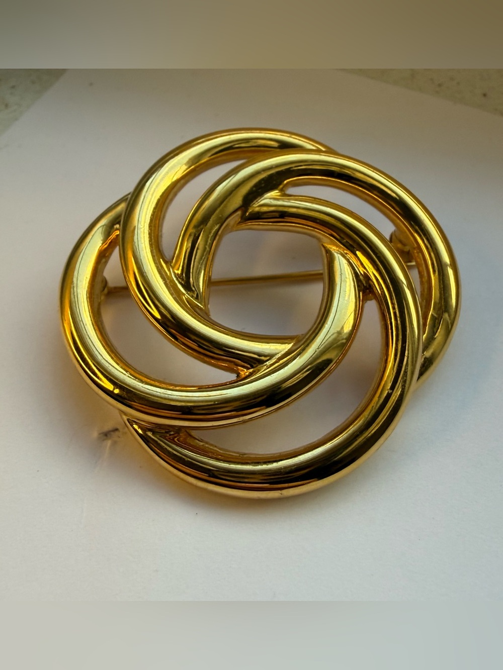 Vintage MONET Gold Plated Abstract Swirl Ribbon Knot Brooch Pin Statement